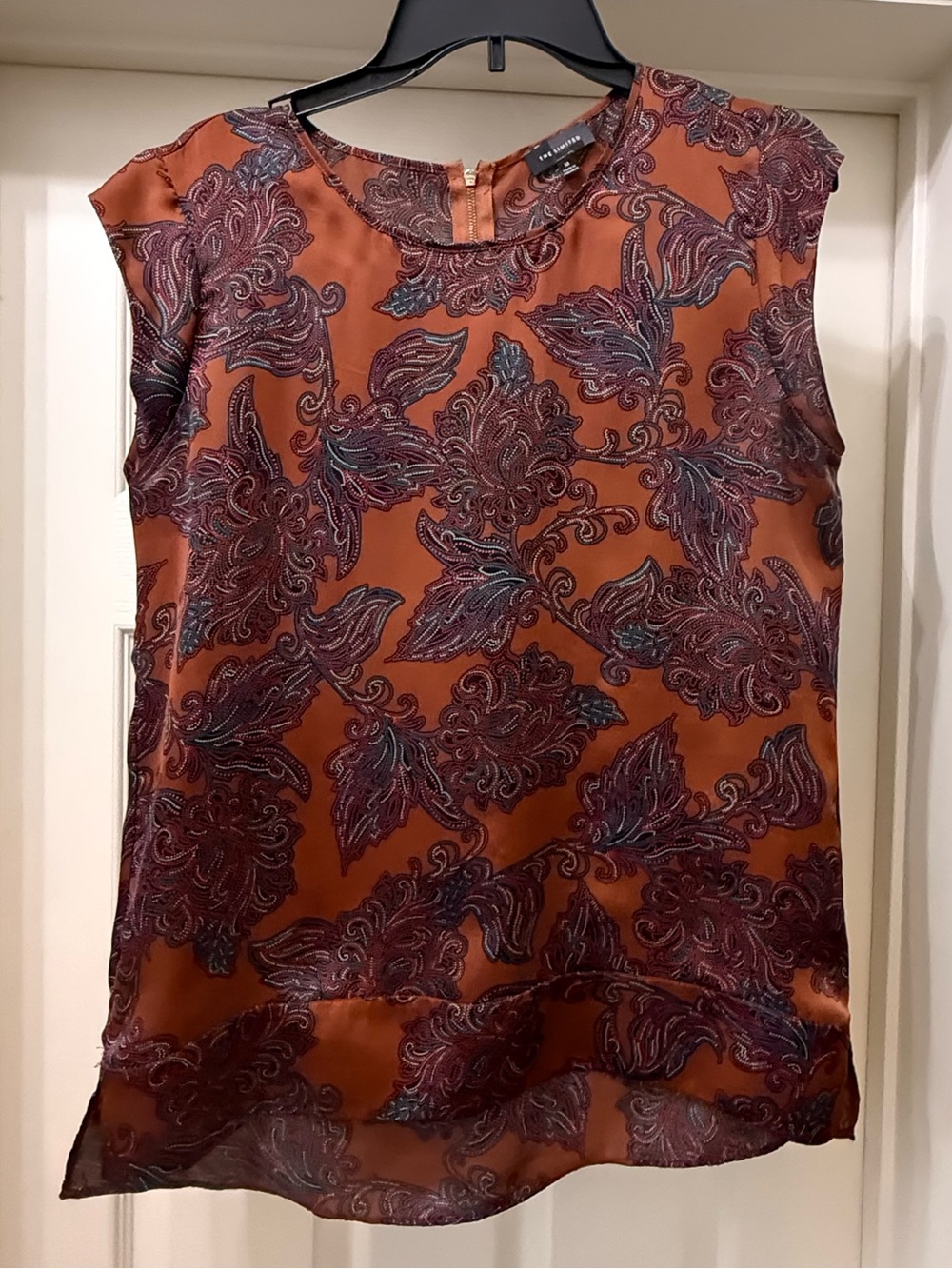Womens Rust Paisley Print Sleeveless Blouse